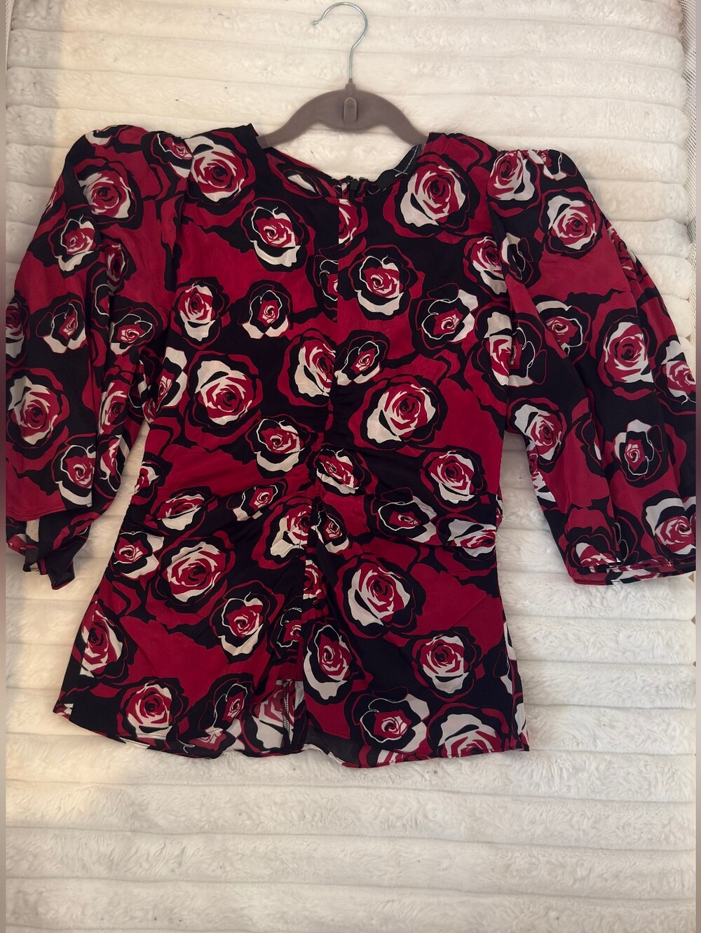 Women’s Red Rose Print Puff Sleeve Blouse - Picture 1 of 3